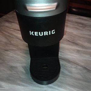 slim keurig coffe maker black